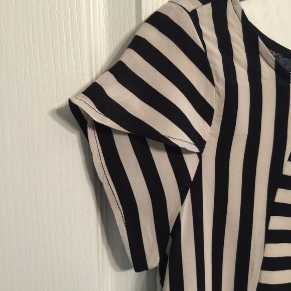 Le Lis Black & White Stripe Dress Small - Picture 2 of 3